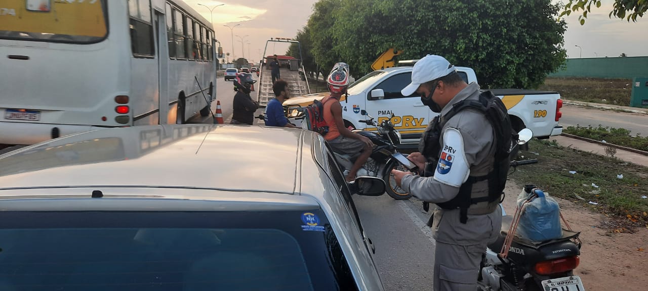BPRv confecciona 48 autos de infração de trânsito durante blitz em Arapiraca