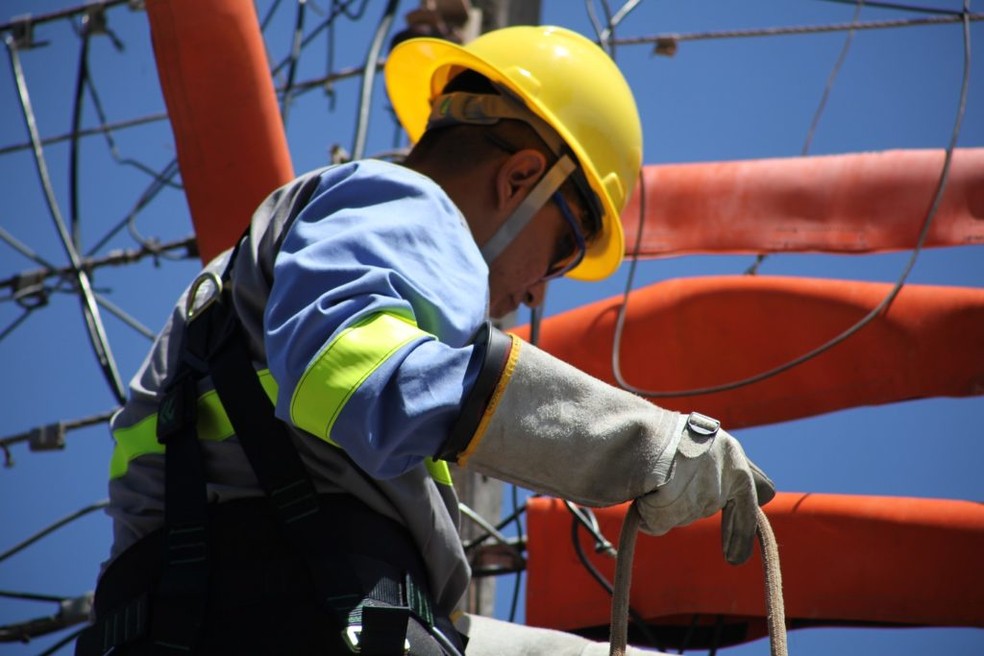 Equipe da Equatorial é ameaçada por mulher armada em Arapiraca