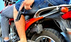 Dupla armada em motocicleta rouba veículo, na zona rural de Arapiraca