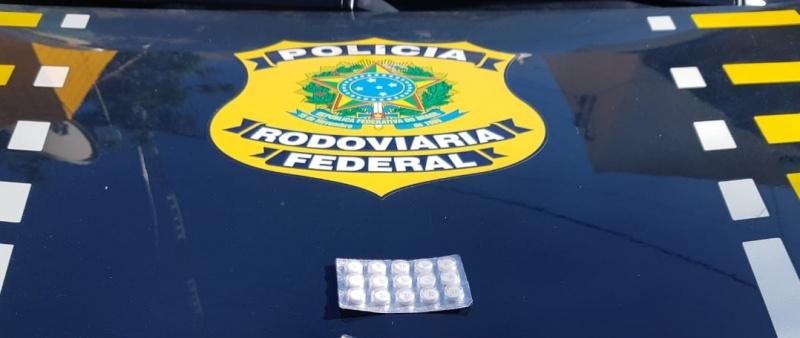 ​PRF prende homem por receptação de veículo e porte de droga para consumo