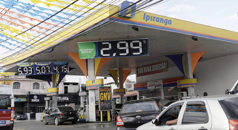 Placa para detalhar preço do combustível passa a ser obrigatória