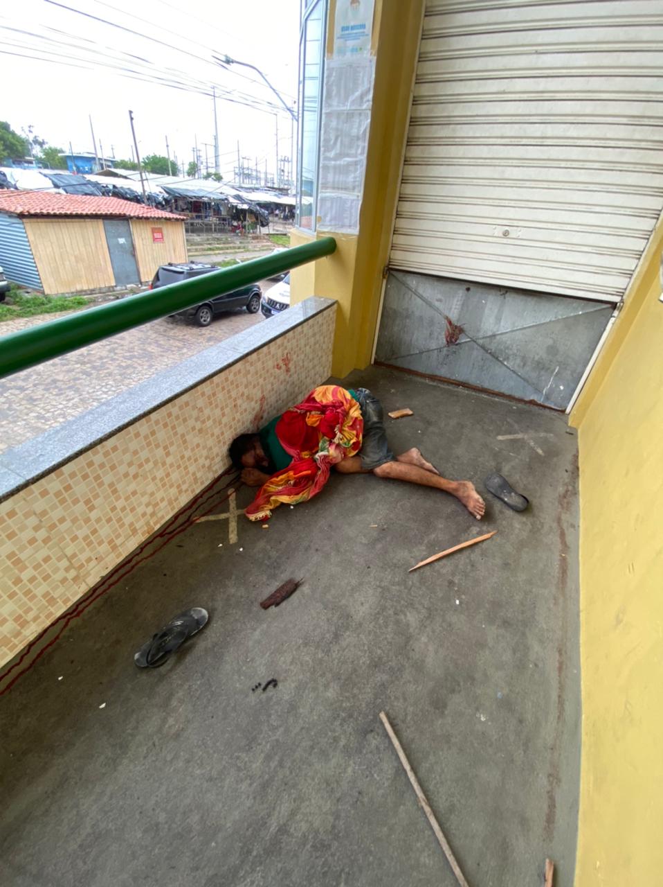 Briga entre moradores de rua termina com um morto a pauladas e olho perfurado