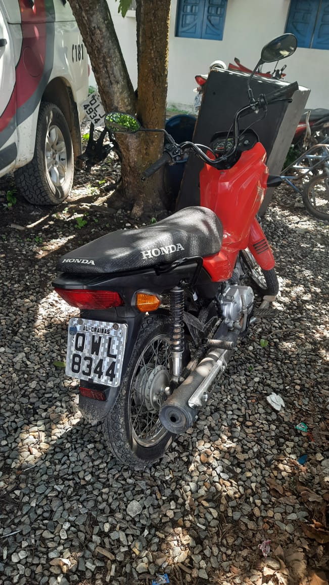 Moto roubada é recuperada no bairro Primavera, em Arapiraca