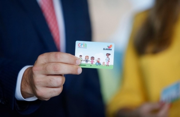 ​Governador anuncia para este mês pagamento do Cartão CRIA a 16.700 famílias