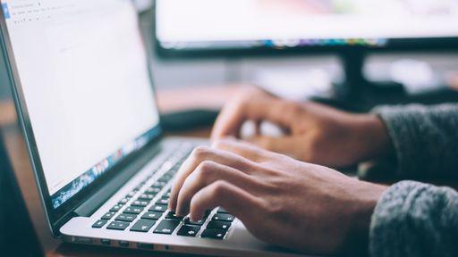 Jovem se passa por PM para aplicar golpes na compra de celulares pela internet