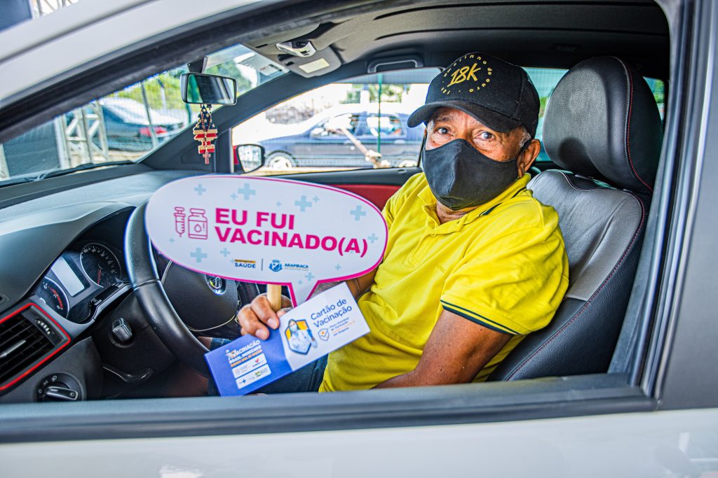 Idosos de 66 e 67 anos recebem vacina contra a covid-19 a partir de segunda (29)