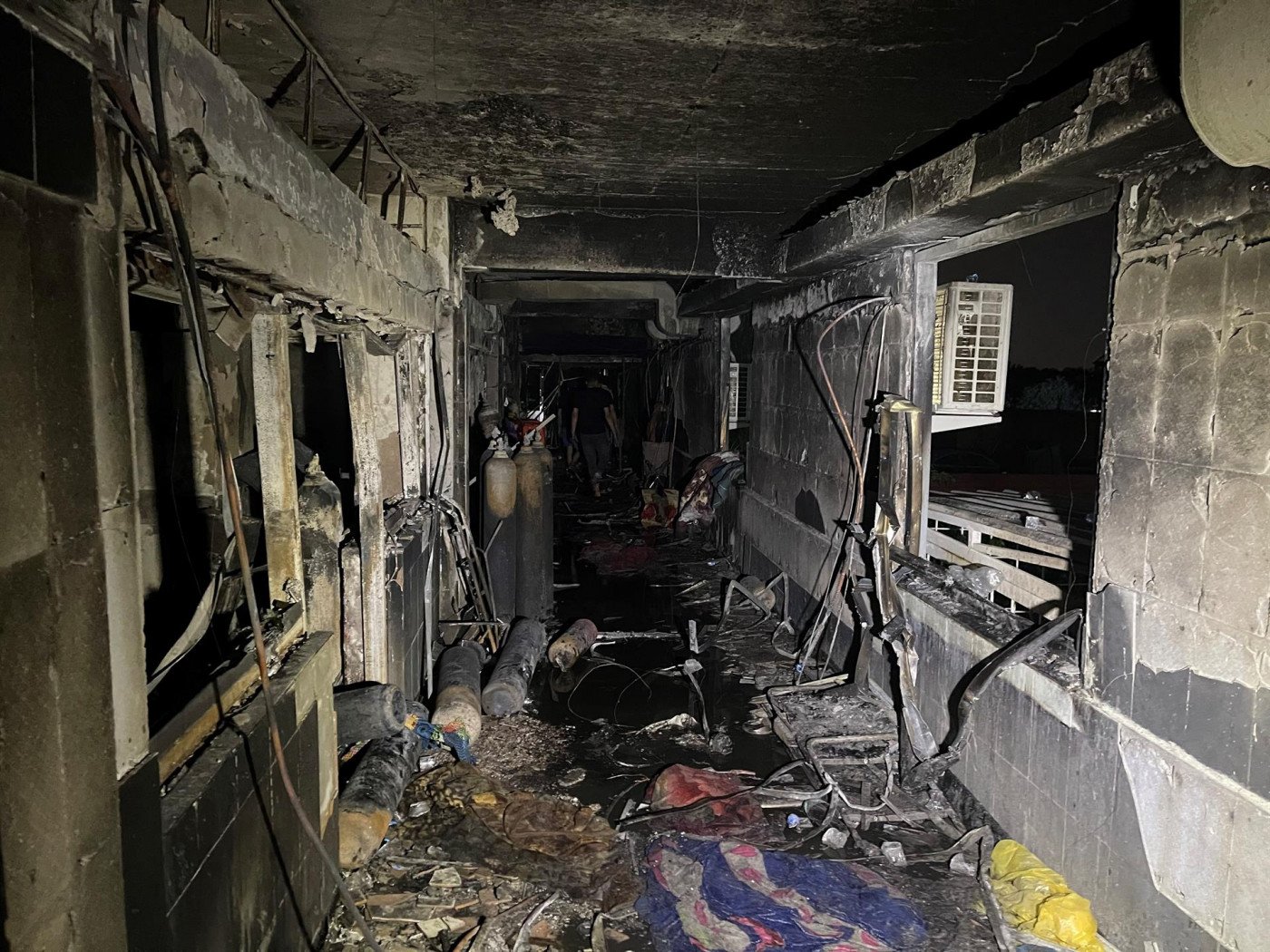 Explosão de cilindros de oxigênio em hospital no Iraque deixa mais de 80 mortos