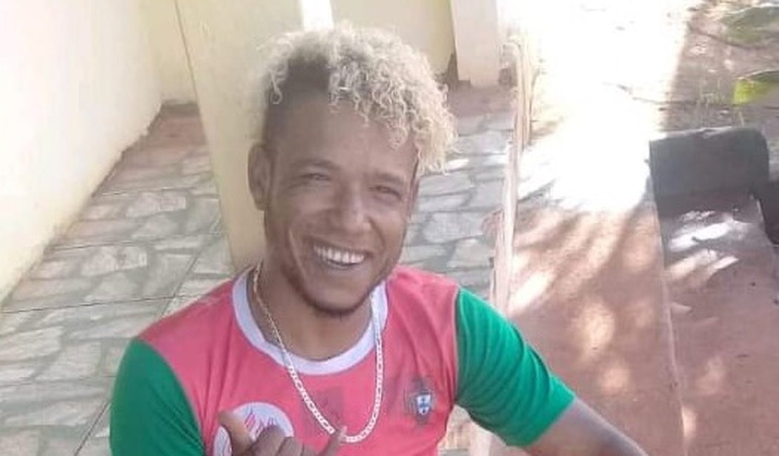 Caminhoneiro bate na traseira de moto e condutor morre em Arapiraca