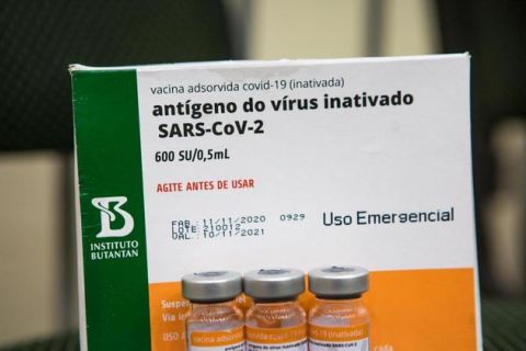 Butantan diz que vacina é eficaz contra variantes do coronavírus