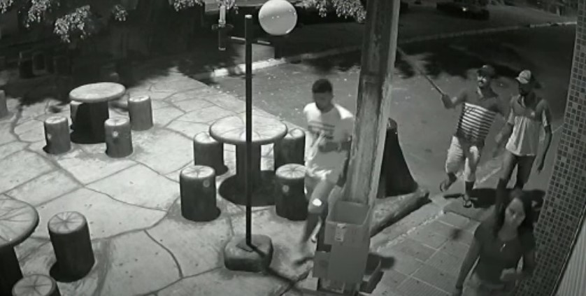 Apresentador do SBT chama vândalos de Feira Grande de imbecis; veja vídeo